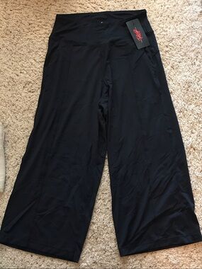 Black High-Waist cropped Wide Leg Active Pants